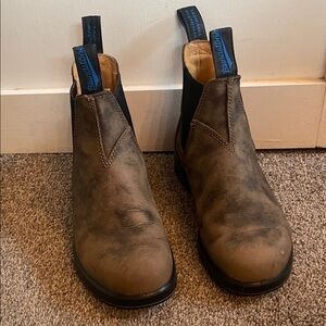 Blundstone Distressed Brown Leather Boots